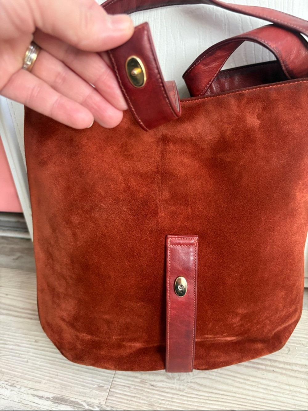 Vtg. Susan Gail Brown Genuine Leather natural suture bag - Picture 6 of 8
